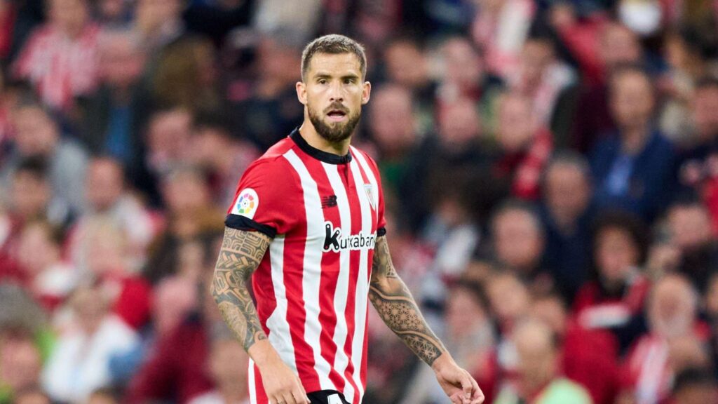 Barcelona target Iñigo Martínez