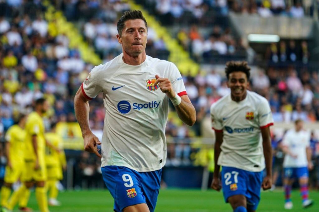 Barcelona forward Robert Lewandowski