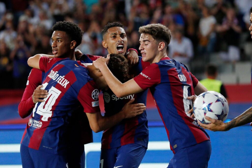 FC Barcelona players celebrating against Royal Antwerp