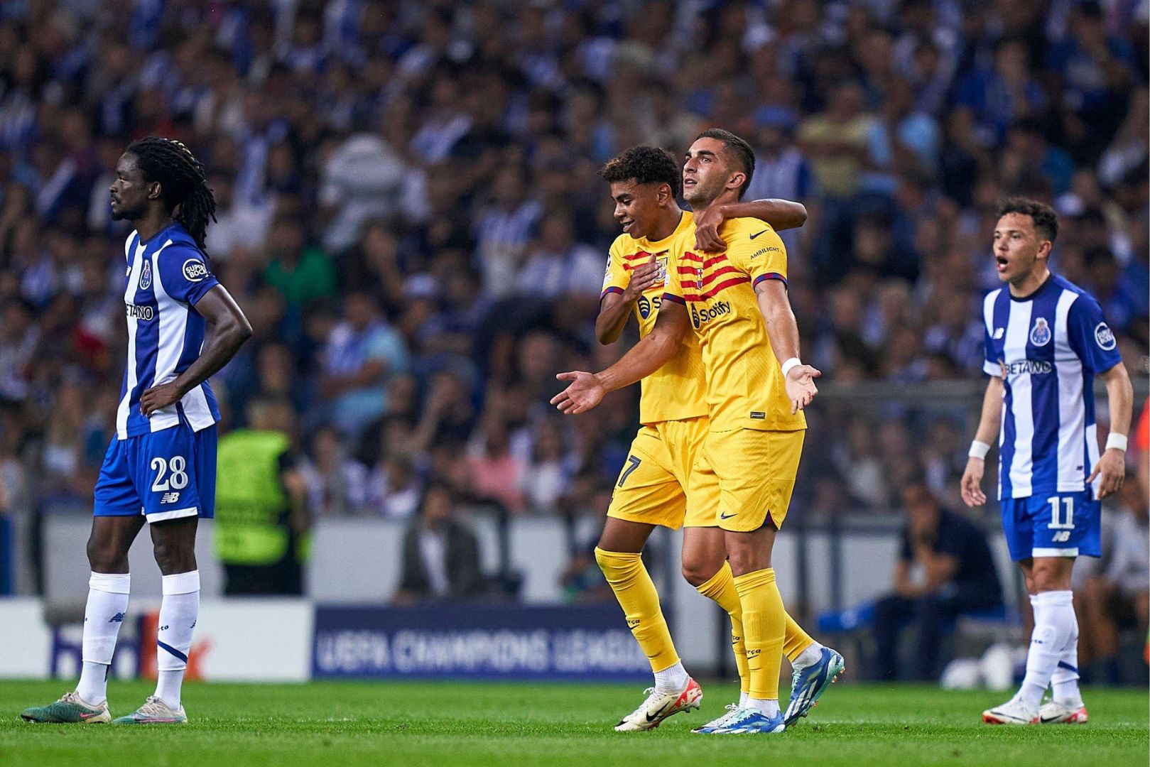 FC Barcelona players celebrating against FC Porto