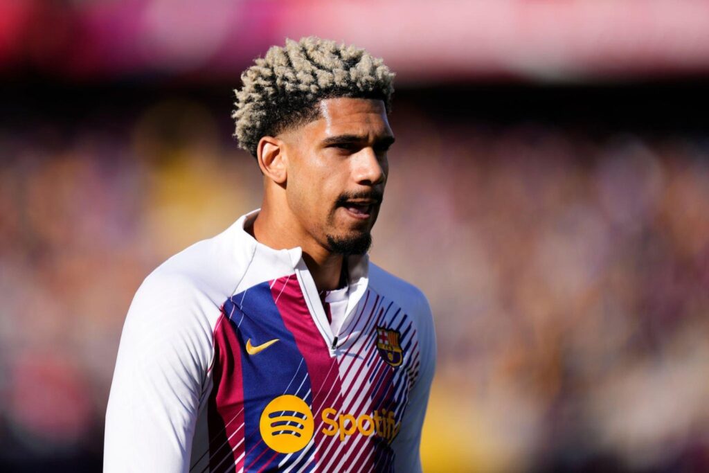 Ronald Araujo centre-back of Barcelona and Uruguay during the warm-up before the LaLiga EA Sports match between FC Barcelona and Real Madrid CF at Estadi Olimpic Lluis Companys on October 28, 2023 in Barcelona, Spain.