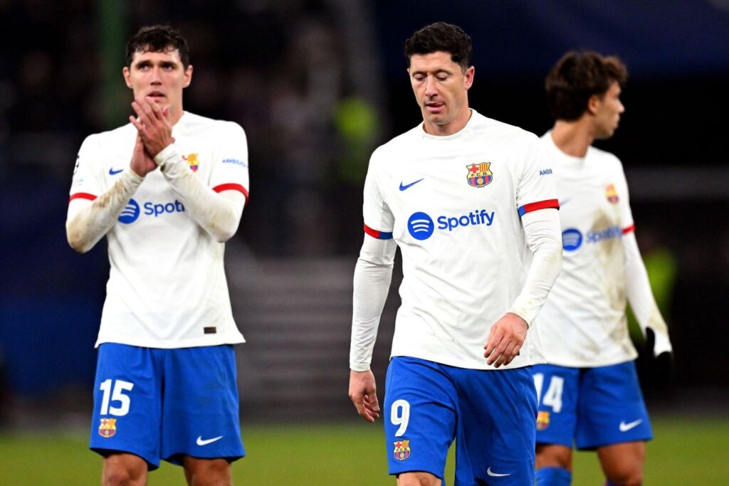 HAMBURG, GERMANY - NOVEMBER 07: Robert Lewandowski of FC Barcelona looks dejected after the UEFA Champions League match between FC Shakhtar Donetsk and FC Barcelona at Volksparkstadion on November 07, 2023 in Hamburg, Germany.