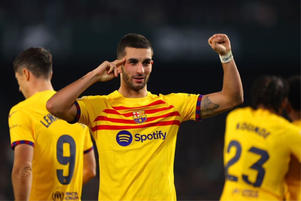 SEVILLE, SPAIN - JANUARY 21: Ferran Torres of FC Barcelona celebrates scoring his team's second goal during the LaLiga EA Sports match between Real Betis and FC Barcelona at Estadio Benito Villamarin on January 21, 2024 in Seville, Spain.