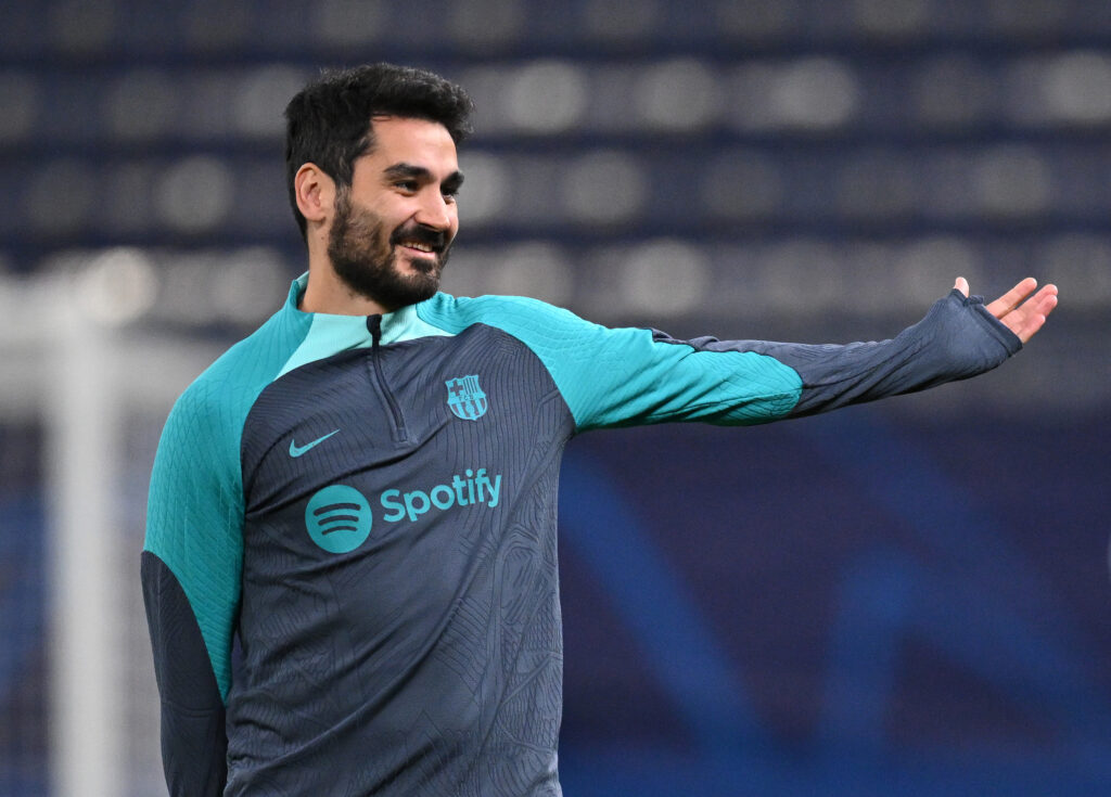 HAMBURG, GERMANY - NOVEMBER 06: İlkay Gündoğan of FC Barcelona warms up during a traing session of FC Barcelona at Volksparkstadion on November 06, 2023 in Hamburg, Germany.