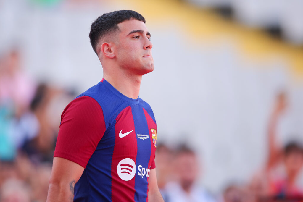 BARCELONA, SPAIN - AUGUST 08: Angel Alarcon of FC Barcelona waves the supporters during the presentation prior to the Joan Gamper Trophy match between FC Barcelona and Tottenham Hotspur at Estadi Olimpic Lluis Companys on August 08, 2023 in Barcelona, Spain.