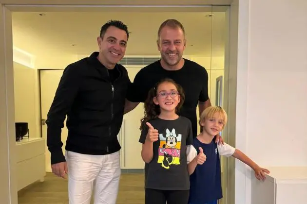 Xavi Hernández with new Barcelona head coach Hansi Flick.