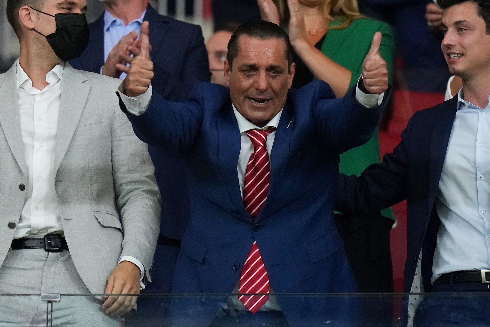MADRID, SPAIN - SEPTEMBER 07: Paulo Futre, former player of Atletico Madrid and FC Porto acknowledges the fans from their seat in the stands prior to the UEFA Champions League group B match between Atletico Madrid and FC Porto at Civitas Metropolitano Stadium on September 07, 2022 in Madrid, Spain.