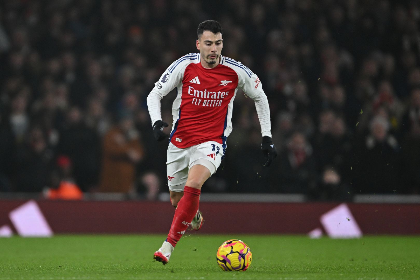 LONDON, ENGLAND - JANUARY 18: Gabriel Martinelli of Arsenal in action during the Premier League match between Arsenal FC and Aston Villa FC at Emirates Stadium on January 18, 2025 in London, England.