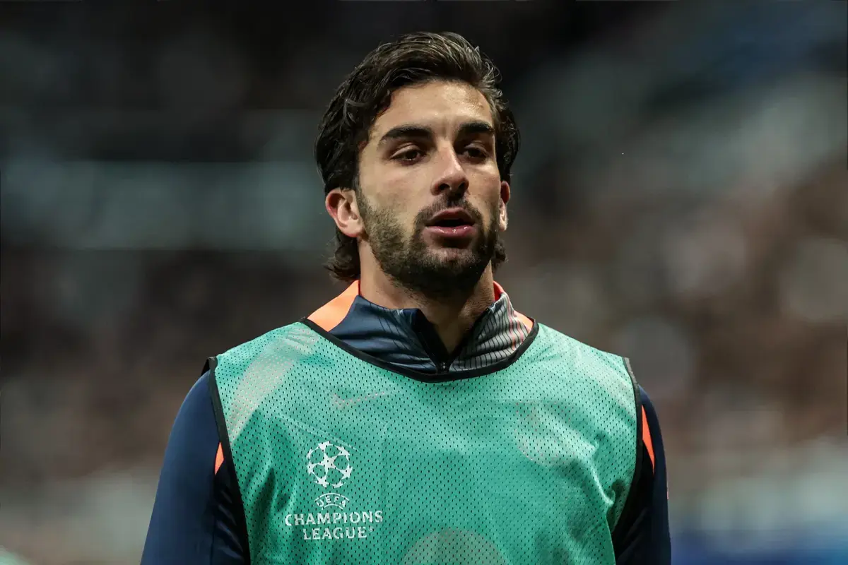 Ferran Torres of Barcelona warms up on the sideline during the UEFA Champions League Last 16 match Newcastle Untied vs Barcelona at St. James's Park, Newcastle, United Kingdom on 10 March 2026.