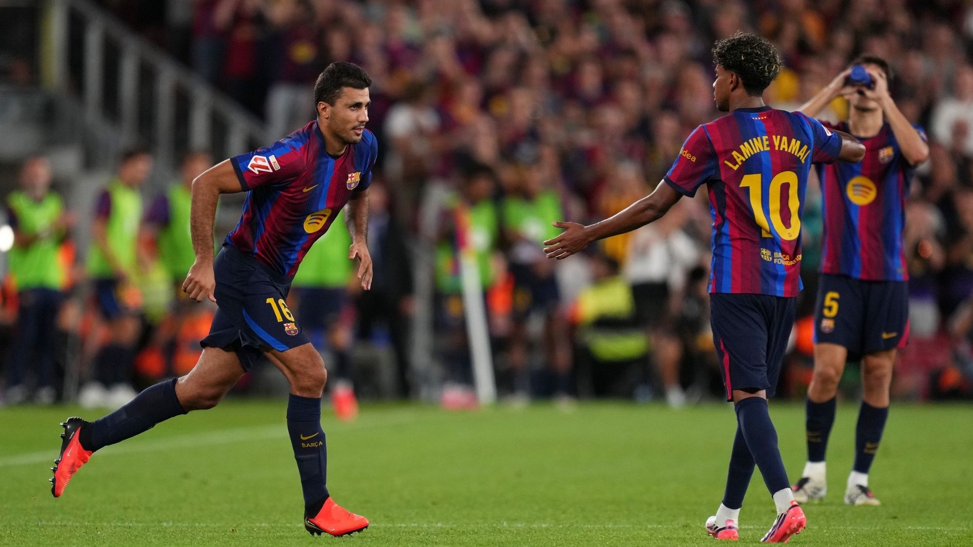 BARCELONA, SPAIN - AUGUST 27: Rodri comes on as a substitute, replacing Raphinha of Barcelona (not pictured) during the LaLiga EA Sports 2026/27 match between FC Barcelona and Athletic Club at Spotify Camp Nou on August 27, 2026 in Barcelona, Spain.