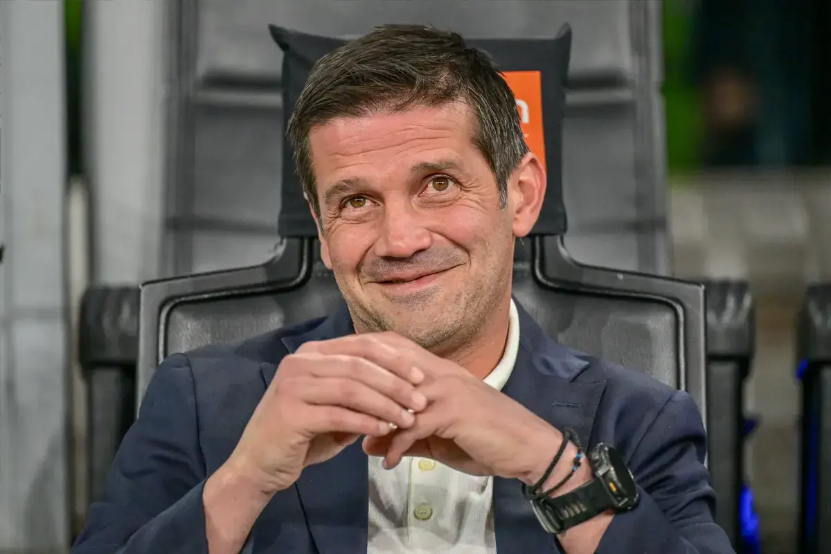 Head coach Cristian Chivu of Inter seen in action during the Coppa Italia football match, semifinal between Inter and Como1907 at San Siro Stadium. Final score: Inter 3:2 Como1907.