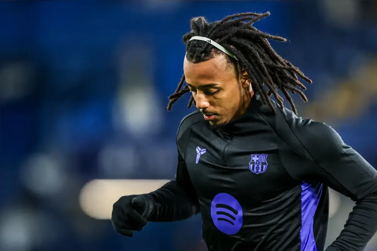 Jules Kounde of Barcelona in the pregame warmup session during the UEFA Champions League Matchday 5 of 8 Chelsea v Barcelona at Stamford Bridge, London, United Kingdom, 25th November 2025.