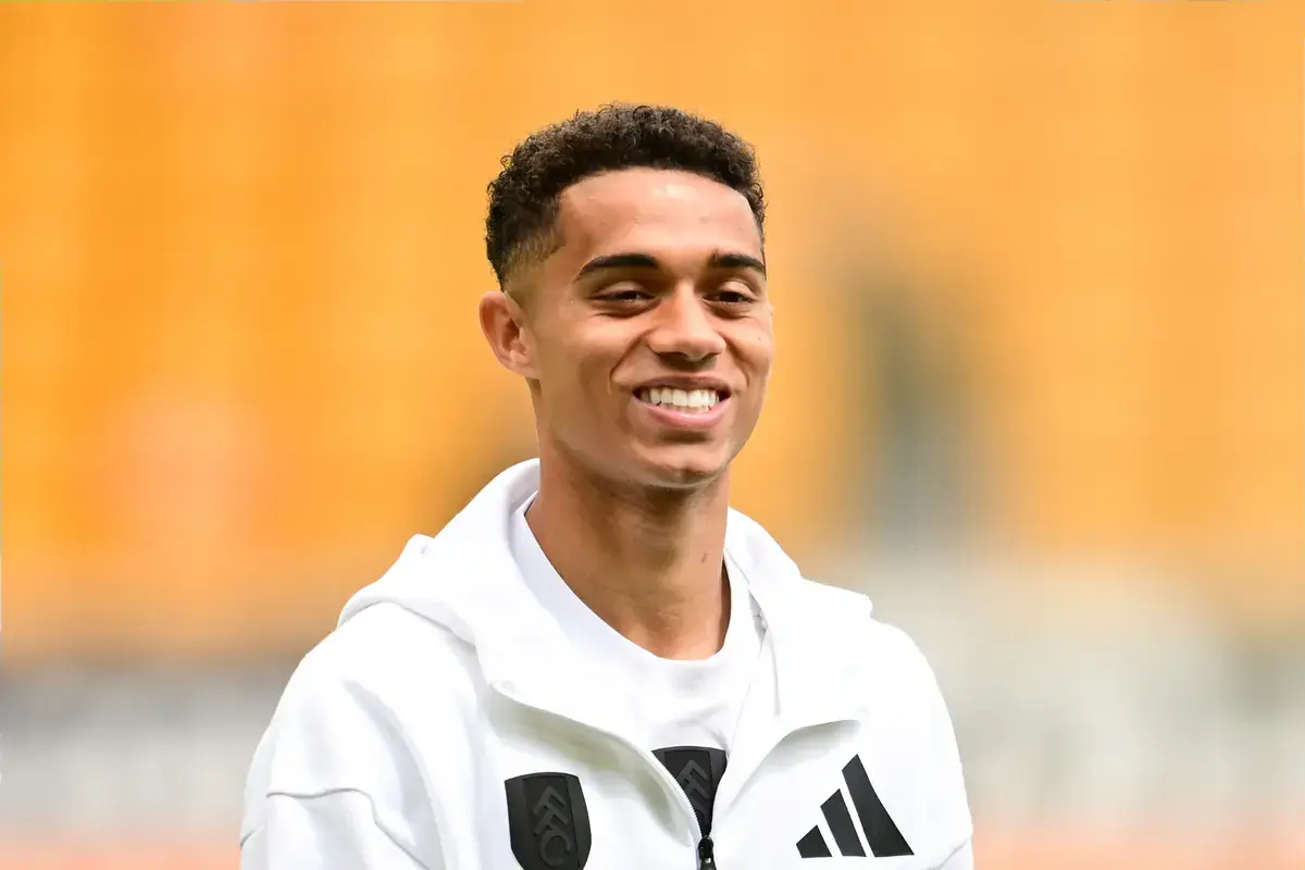 Barcelona monitoring 19-year-old Fulham star